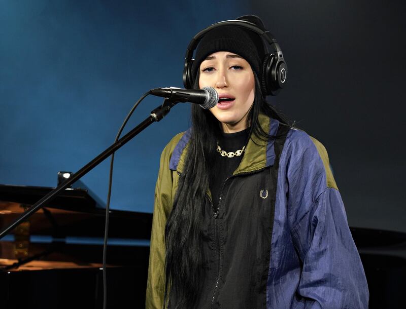 NEW YORK, NY - NOVEMBER 26: (EXCLUSIVE COVERAGE) Singer Noah Cyrus visits the SiriusXM Studios on November 26, 2019 in New York City.   Cindy Ord/Getty Images/AFP
