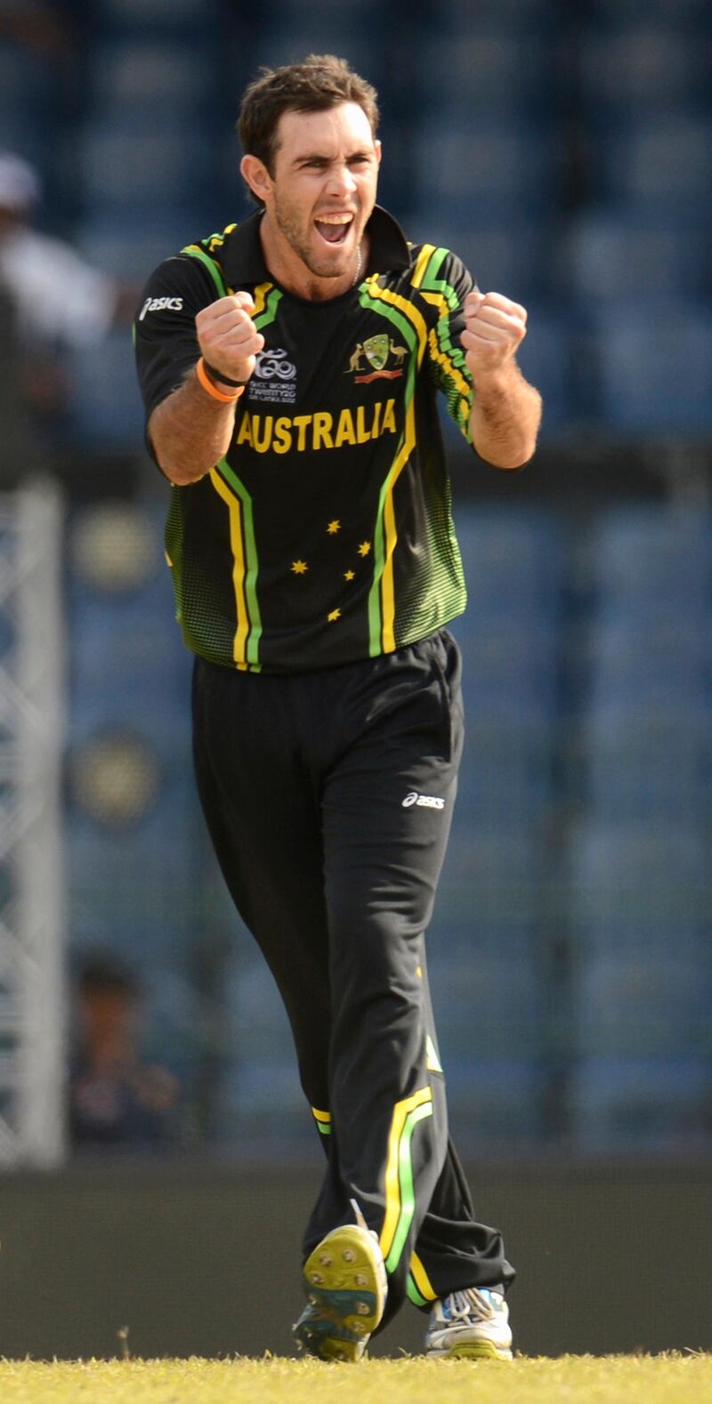Australia's Glenn Maxwell celebrates dismissing Ireland's Ed Joyce during the ICC World Twenty20 group B match at the R. Premadasa Stadium, Colombo September 19, 2012.  REUTERS/Philip Brown (SRI LANKA - Tags: SPORT CRICKET) - RTR3854X