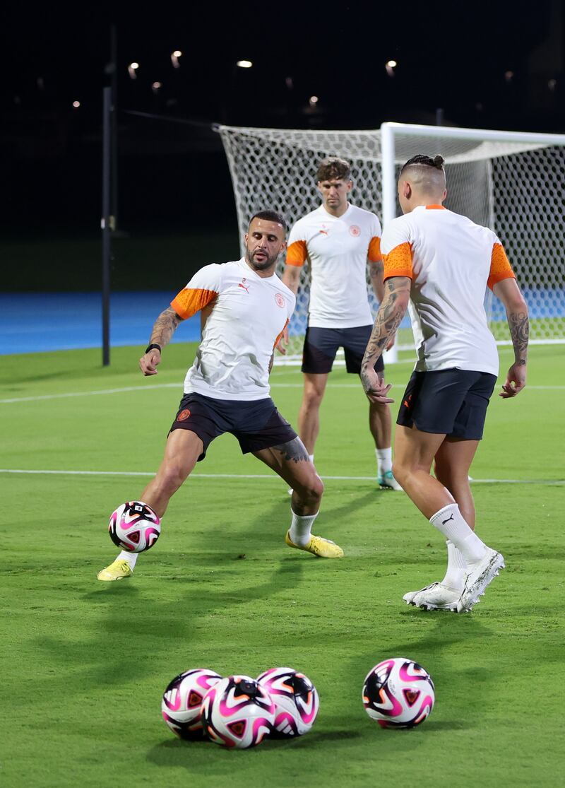 Manchester City's Kyle Walker participates in a training drill, EPA 