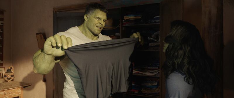 Mark Ruffalo reprises his role as Bruce Banner/The Hulk, who whisks his cousin, Jennifer, away to train her in the ways of the Hulk.