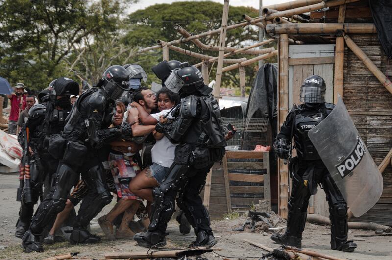 Singles winner, South America: 'San Isidro Settlement Eviction' by Vladimir Encina, Colombia.