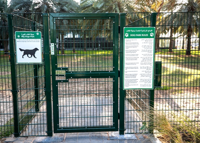 The entrance to the area for big dogs.