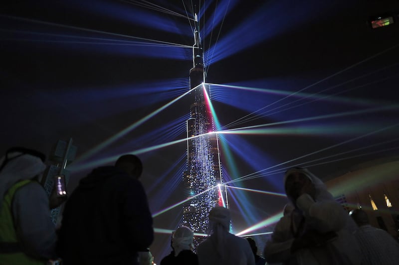 epa06411720 The Burj Khalifa lit up ready to usher in the New year during New Years celebrations in Dubai, United Arab Emirates, 31 December 2017.  EPA/Mahmoud Khaled