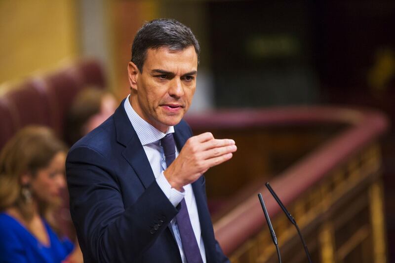 Pedro Sanchez, leader of the Spanish Socialist Party (PSOE), gestures as he speaks during a no-confidence motion vote at parliament in Madrid, Spain, on Friday, June 1, 2018. Spanish Prime Minister Mariano Rajoy's resistance was finally broken Thursday, overwhelmed by the drumbeat of corruption revelations that has grown throughout his seven years in office. Photographer: Angel Navarrete/Bloomberg
