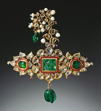 Gold and enamelled Sirpech (turban ornament), detailed with emeralds, diamonds and pearls.
<br/>
<br/>For single use only in relation to: Splendours of the Subcontinent: A Prince's Tour of India 1875-6. Not to be archived or sold on.
<br/>Credit line: Royal Collection Trust / vÉ¬ÇvÇ¬© Her Majesty Queen Elizabeth II 2017
<br/>
