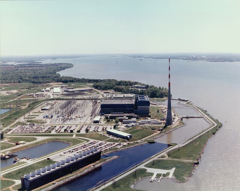 When the Browns Ferry nuclear plant opened in 1974, its three boiling-water reactors were the first in the world capable of producing more than 1,000 megawatts of power. Photo: United States Nuclear Regulatory Commission