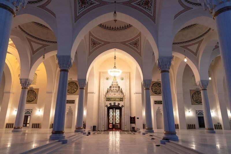 SHARJAH, UNITED ARAB EMIRATES. 12 MAY 2019. The newly opened Sharjah Mosque during Iftar and sunset. (Photo: Antonie Robertson/The National) Journalist: None. Section: Business.