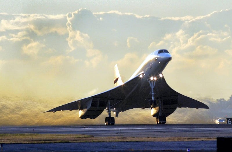 The final British Airways Concorde flight lifts off from John F. Kennedy Airport in New York on its final voyage to London, 24 October 2003. The flight was Concorde's last ever passenger flight, sending the world's only supersonic airliner flying into the history books after 27 years of shuttling the rich and rushed across the Atlantic at twice the speed of sound.   AFP PHOTO/Timothy A. CLARY (Photo by TIMOTHY A. CLARY / AFP)