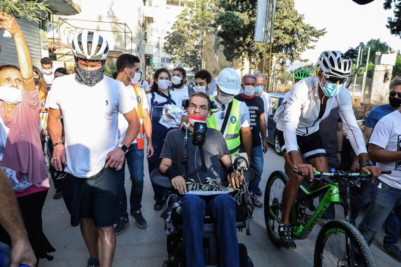 Lance Armstrong with members of Offre Joie. Courtesy Fares Sokhn