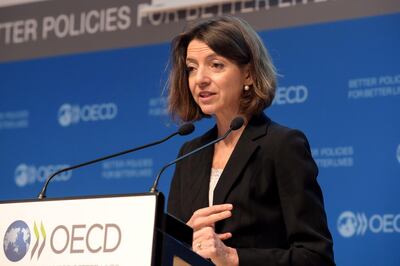 New Chief Economist of the Organisation for Economic Co-operation and Development (OECD),  Laurence Boone addresses a press conference to present the latest economic outlook at the OECD headquarters in Paris on November 21, 2018. / AFP / ERIC PIERMONT
