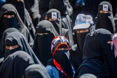 Pro-government Yemeni demonstrators march in Taiz, calling on the Presidential Council to gain total control of the city. AFP