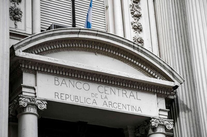 (FILES) In this file photo taken on August 30, 2019, facade of Argentina's Central Bank in Buenos Aires.  The government of President Mauricio Macri on Sunday imposed foreign-exchange controls on Argentine exporters at the end of a week of financial uncertainty that saw a sharp drop in the value of the peso. Exporters were ordered to seek permission from the Central Bank of Argentina before purchasing foreign currency, according to a decree published in the Official Bulletin. / AFP / RONALDO SCHEMIDT
