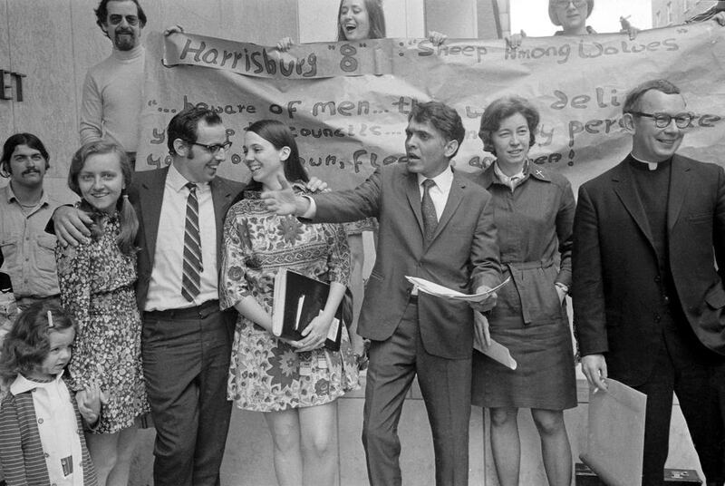 Eqbal Ahmad, third from right, gestures as he leaves the Federal Building, Washington, DC, in May 1971, as part of the Harrisburg Seven, a group of anti-war activists unsuccessfully prosecuted for allegedly plotting to kidnap Henry Kissinger, US president Richard Nixon's national security advisor. Bettmann / Corbis