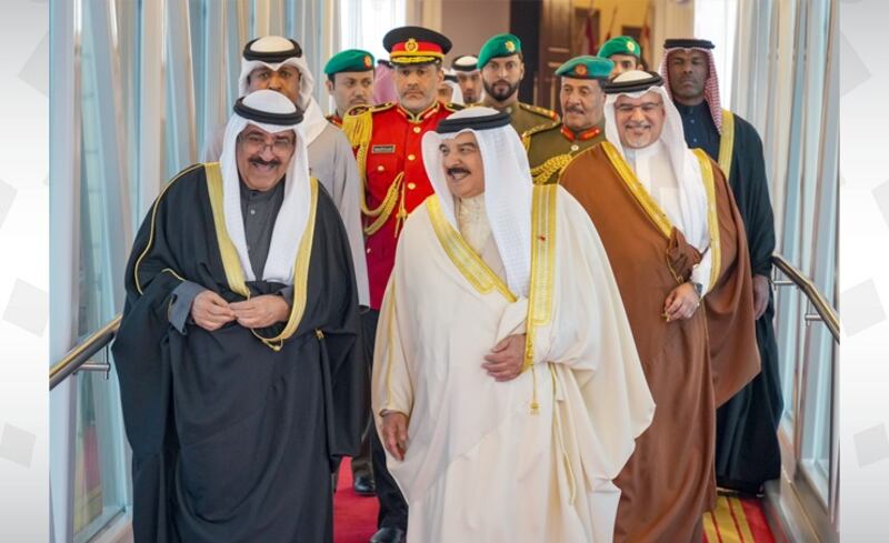 Bahrain's King Hamad and Sheikh Meshal in Manama. BNA