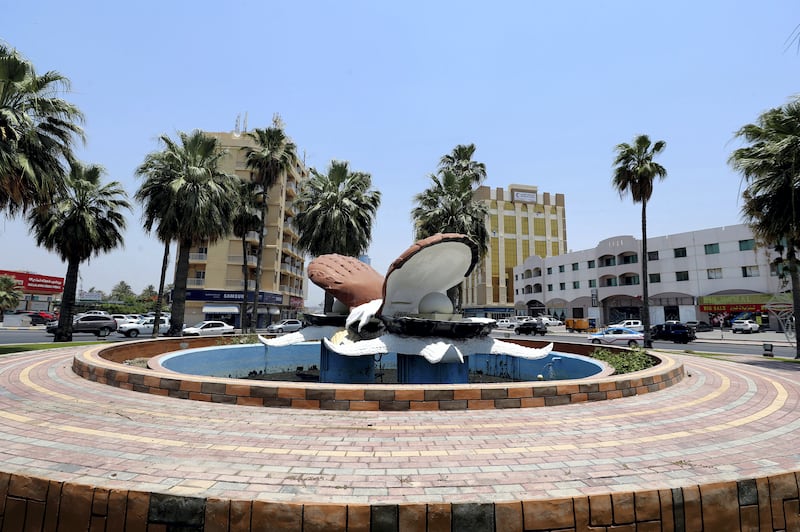 Oyster artworks, complete with pearls, decorate this roundabout in Ras Al Khaimah.