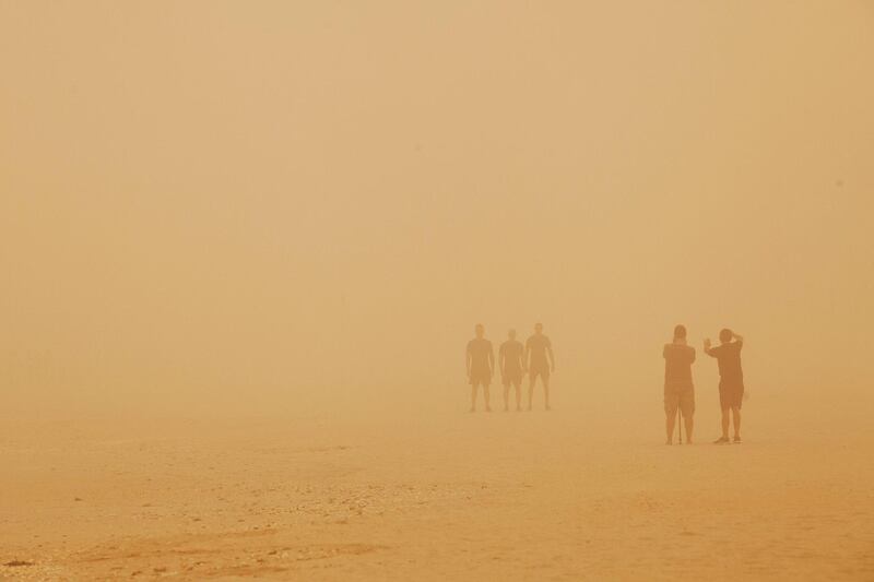 Dubai, United Arab Emirates. April 2, 2015///

Sandstorm weather. Umm Suqeim Beach. Dubai, United Arab Emirates. Mona Al Marzooqi/ The National 

Section: National  *** Local Caption ***  150402-MM-Sandstorm-009.JPG