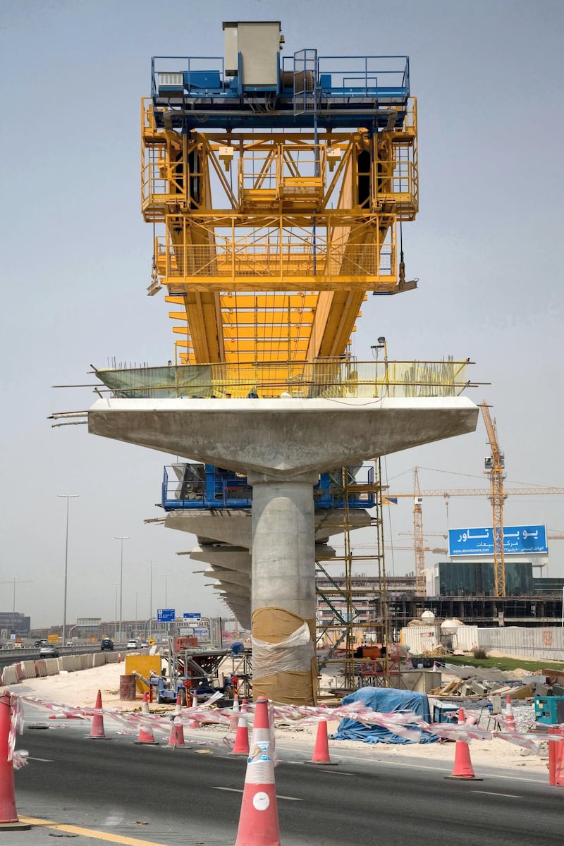 BE2FF6 Dubai metro construction track line support column