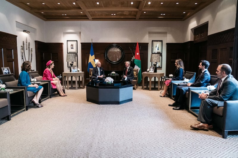 King Abdullah, accompanied by Queen Rania and Crown Prince Al Hussein, meets King Carl and Queen Silvia of Sweden in Jordan. 