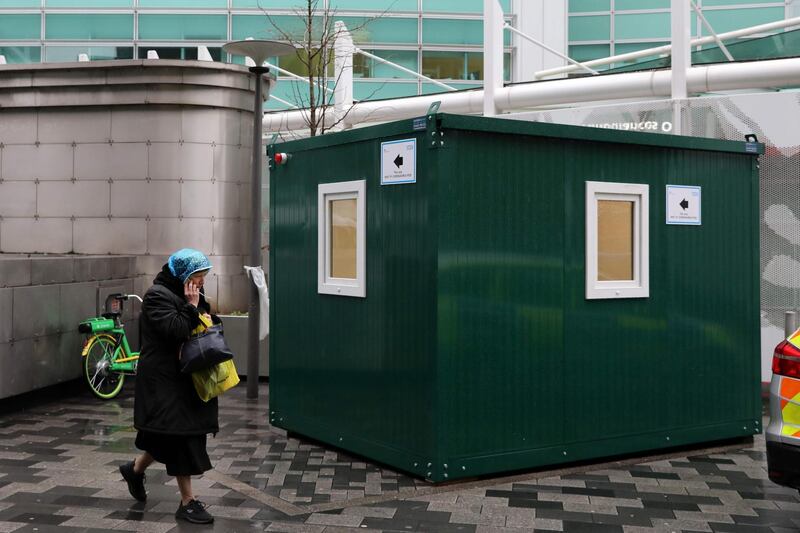 The exterior of a 'coronavirus pod' set up by England's National Health Service, in London on March 5, 2020. Isabel Infantes / AFP