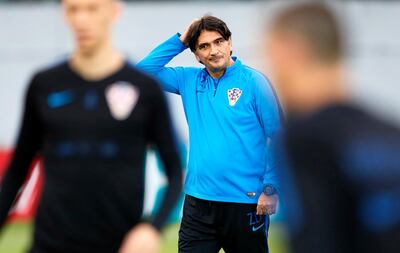 epa06866227 Croatia's head coach Zlatko Dalic (C) leads his team's training session in Sochi, Russia, 05 July 2018. Croatia will face Russia in their FIFA World Cup 2018 quarter final soccer match on 07 July 2018 in Sochi.  EPA/RONALD WITTEK