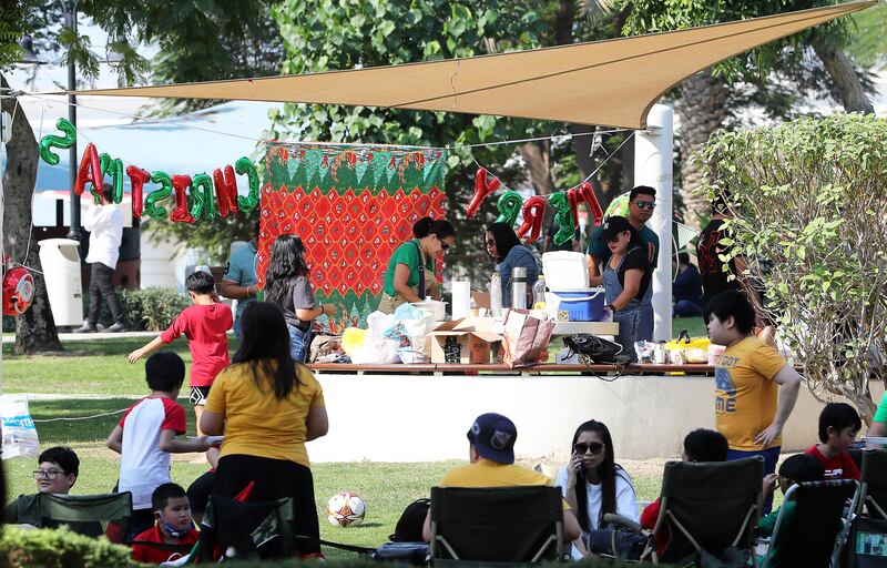 Residents enjoy a relaxing National Day holiday at Zabeel Park in Dubai. Pawan Singh / The National