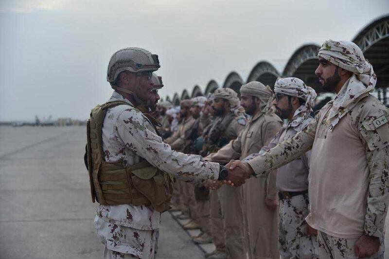Several senior UAE Armed Forces officers congratulated officers and recruits of the UAE Armed Forces units operating in Yemen and Saudi Arabia on the occasion of Eid Al Adha, while in the presence of officers from the Saudi Armed Forces.
Officers congratulated the Emirati military personnel while visiting several army units stationed in Najran and Taif, Saudi Arabia, which are part of the Saudi-led Arab Coalition Forces operating in Mukalla and Khawkhah, Yemen. Wam