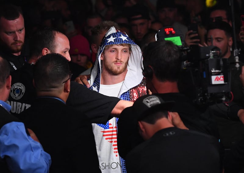 LOS ANGELES, CA - NOVEMBER 09: Logan Paul enters the ring for his pro debut fight against KSI at Staples Center on November 9, 2019 in Los Angeles, California. KSI won by decision.   Jayne Kamin-Oncea/Getty Images/AFP (Photo by Jayne Kamin-Oncea / GETTY IMAGES NORTH AMERICA / Getty Images via AFP)