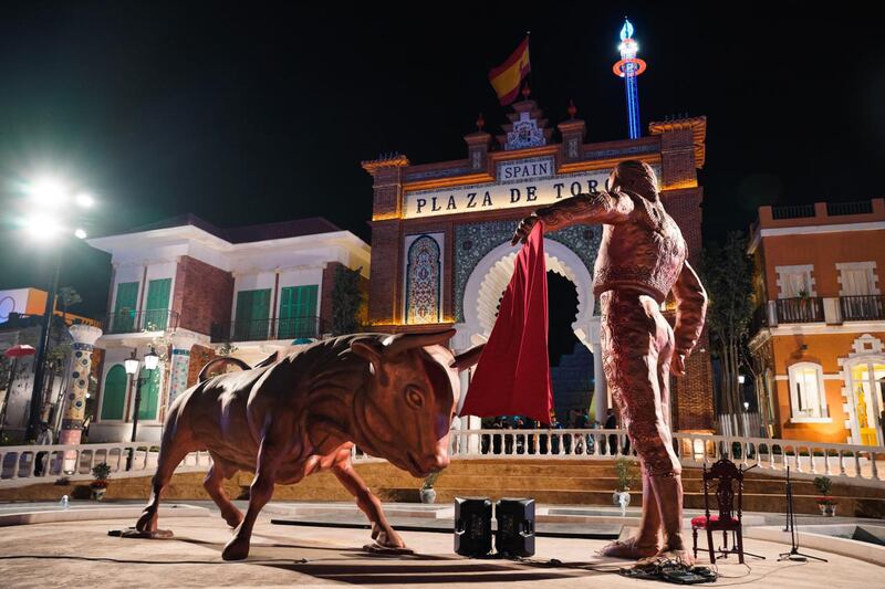 Spanish folk tradition on display in Boulevard World