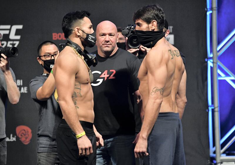 ABU DHABI, UNITED ARAB EMIRATES - JANUARY 22: (L-R) Opponents Brad Tavares and Antonio Carlos Junior of Brazil face off during the UFC 257 weigh-in at Etihad Arena on UFC Fight Island on January 22, 2021 in Abu Dhabi, United Arab Emirates. (Photo by Jeff Bottari/Zuffa LLC) *** Local Caption *** ABU DHABI, UNITED ARAB EMIRATES - JANUARY 22: (L-R) Opponents Brad Tavares and Antonio Carlos Junior of Brazil face off during the UFC 257 weigh-in at Etihad Arena on UFC Fight Island on January 22, 2021 in Abu Dhabi, United Arab Emirates. (Photo by Jeff Bottari/Zuffa LLC)