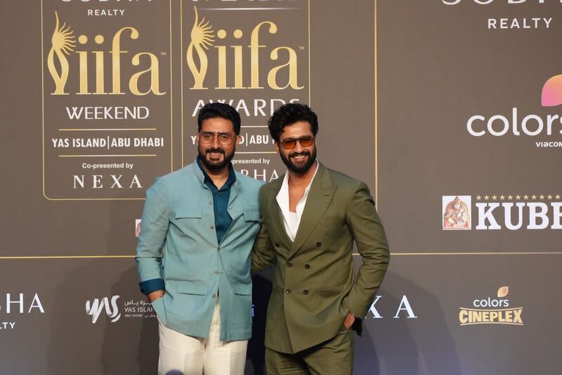 IIFA Awards 2023 gala hosts Abhishek Bachchan and Vicky Kaushal. Photo: IIFA