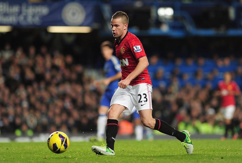 LONDON, ENGLAND - OCTOBER 28:  Tom Cleverley of Manchester United in action during the Barclays Premier League match between Chelsea and Manchester United at Stamford Bridge on October 28, 2012 in London, England.  (Photo by Shaun Botterill/Getty Images)