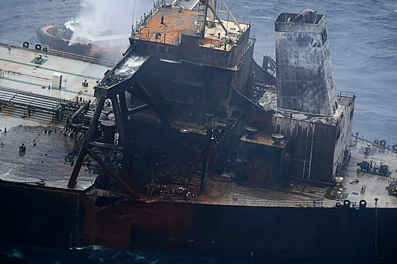 Kilometre-long slick left by burning oil tanker off Sri Lanka