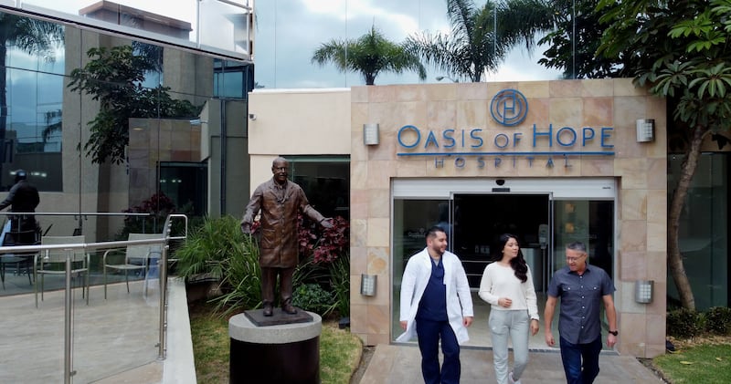 The entrance of Oasis of Hope Hospital in Tijuana. Photo: Oasis of Hope