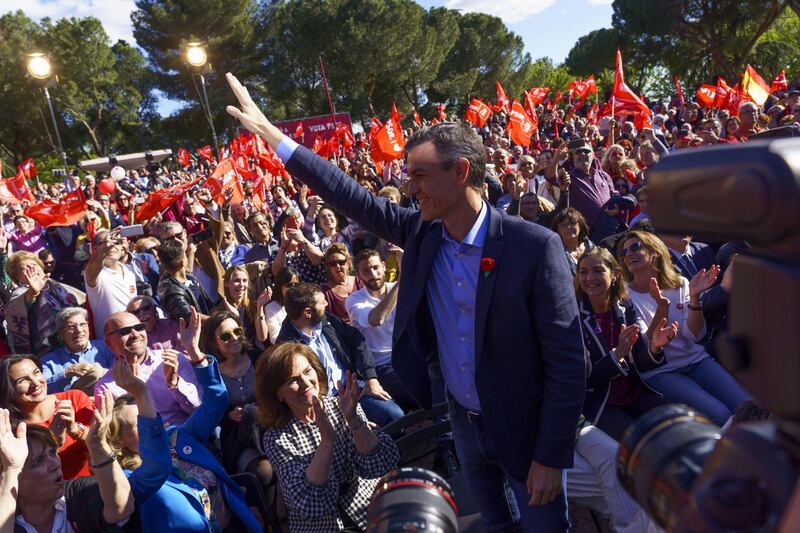 Pedro Sanchez, Spain's prime minister, gestures to his supporters during a campaign rally in Madrid, Spain, on Friday, April 26, 2019. The governing Socialist Party (PSOE) is stirring fears about its rivals in order to mobilize left-wing voters ahead of the April 28 polls. Photographer: Angel Navarrete/Bloomberg