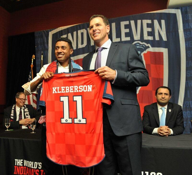 Brazilian midfielder Kleberson poses for photos with Indy Eleven coach Juergen Sommer at a press conference announcing his signing with the American second division club on Monday. Joe Vitti / AP / The Indianapolis Star / March 31, 2014