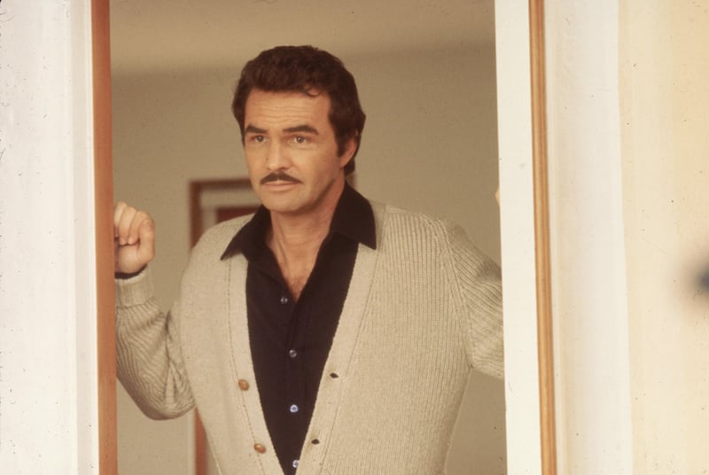 circa 1975:  American actor Burt Reynolds.  (Photo by Hulton Archive/Getty Images)