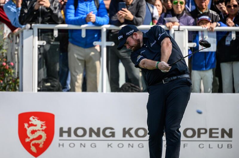 Ireland's Shane Lowry tees off during the final round of the Hong Kong Open golf tournament at the Hong Kong Golf Club on January 12, 2020. / AFP / Philip FONG
