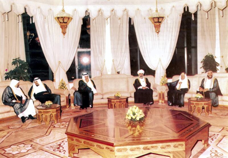 1st GCC Meeting at InterContinental Abu Dhabi - Shaikh Zayed Al Nahyan welcoming the GCC heads of state