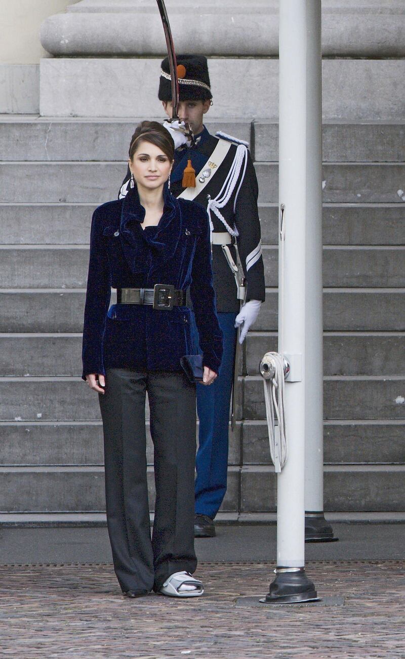 THE HAGUE, NETHERLANDS - OCTOBER 30: Queen Rania of Jordan listens to the national anthems at the Noordeinde Palace on October 30 2006 in The Hague, Netherlands.Prince Abdullah II and Queen Rania of Jordan are on a three-day visit to the Netherlands. (Photo by Michel Porro/Getty Images)