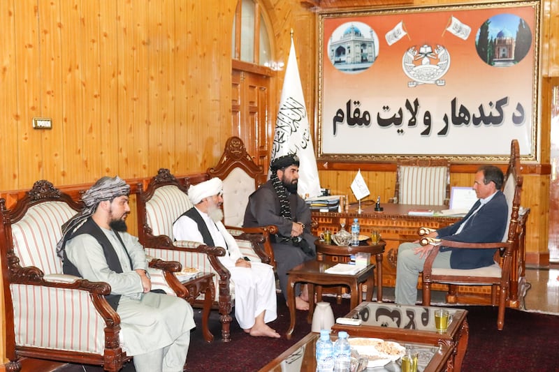 Former British general James Cowan meets Yusuf Wafa, Governor of Kandahar province. Photo: The Halo Trust