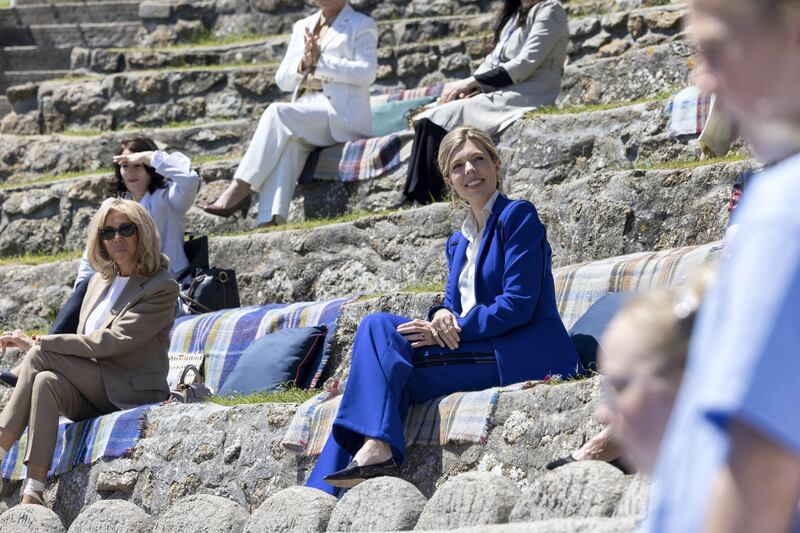 Porthcurno, United Kingdom. Prime Ministers wife Carrie Johnson and Brigette Macron watch a performance of ‘Ocean World’ at the Minack Theatre. Photo: Simon Dawson / No 10 Downing Street