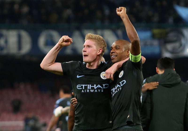 NAPLES, ITALY - NOVEMBER 01:  Kevin De Bruyne (L) and Fernandinho of Manchester City celebrate after the UEFA Champions League group F match between SSC Napoli and Manchester City at Stadio San Paolo on November 1, 2017 in Naples, Italy.  (Photo by Maurizio Lagana/Getty Images)