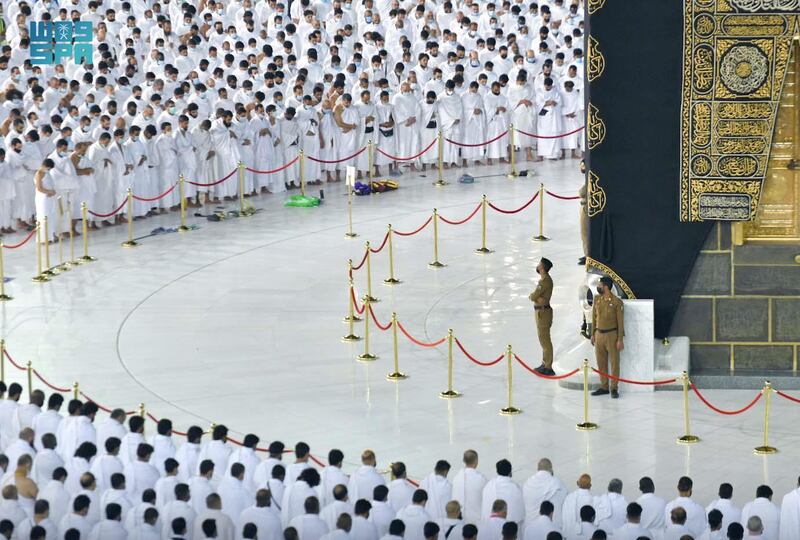 Dawn prayer at the Grand Mosque after the cancelling of physical distance.