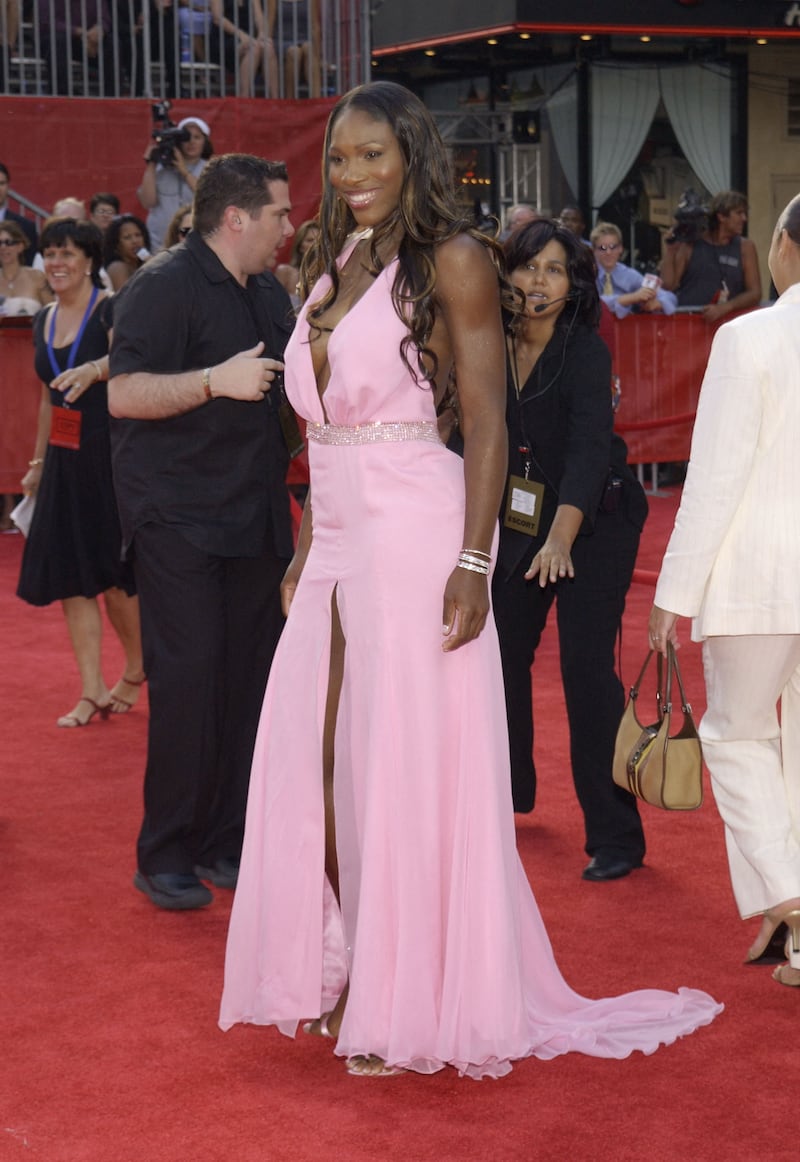 Serena Williams, in a pink dress of her own design, attends the 2003 ESPY Awards at the Kodak Theatre July 16, 2003 in Hollywood, California. AFP