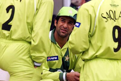 === UK OUT ===
MAN03-19990512-MANCHESTER, UNITED KINGDOM: Pakistan's captain, and former Lancashire star Wasim Akram (C), was back at Old Trafford on Wednesday, 12 May 1999, as his Pakistan side warmed up for the World Cup with a game against Lancashire. (ELECTRONIC IMAGE)      EPA PHOTO        PRESS ASSOCIATION//PHIL NOBLE/pn/fv/kr