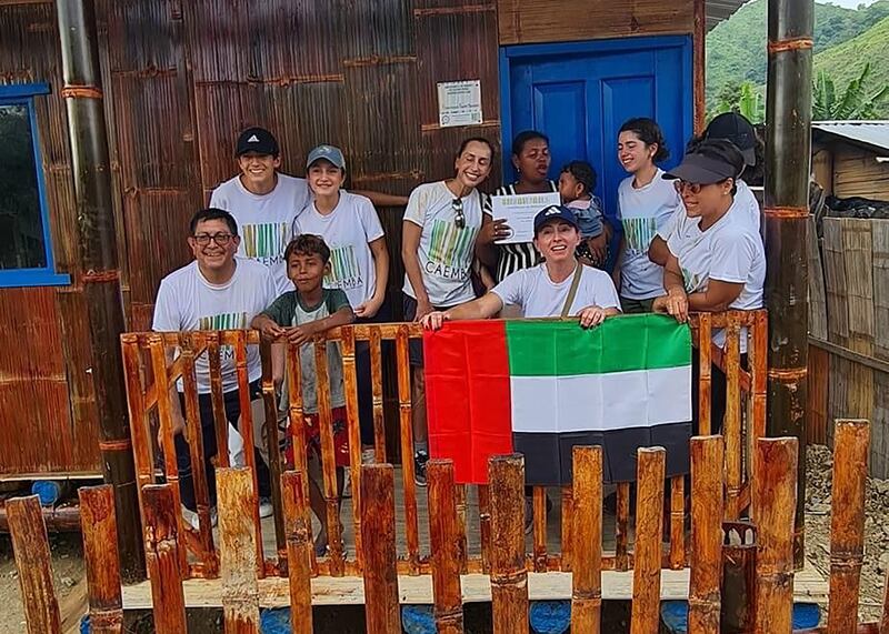 Francesca and her team of builders and CAEMBA members in Ecuador