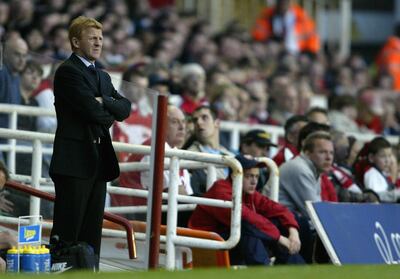 LONDON - MAY 7:  Manager Gordan Strachan of Southampton looks dejected on the touchline during the FA Barclaycard Premiership match between Arsenal and Southampton at Highbury on May 7, 2003 in London. (Photo by Mark Thompson/Getty Images)