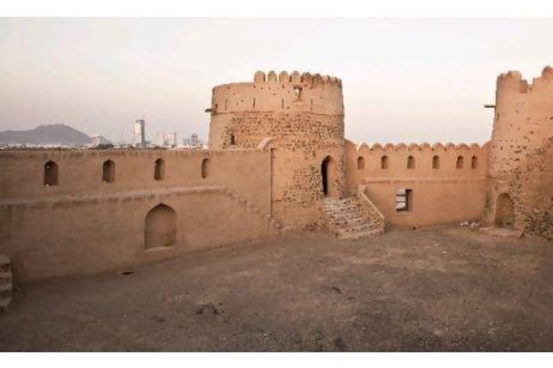 Fujairah fort changes colour between deep orange and light brown depending on the position of the sun.