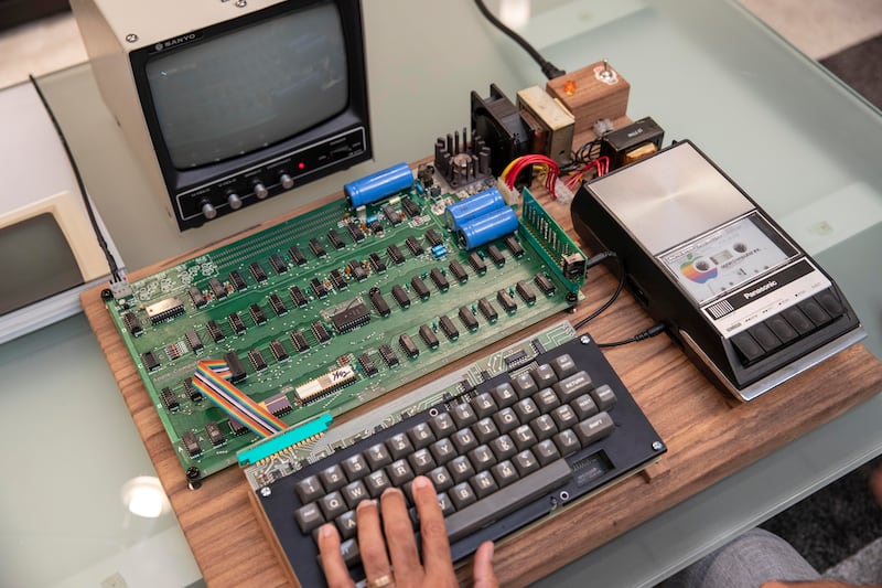 The Apple-1 that will be put up for auction has been professionally appraised for about $485,000.