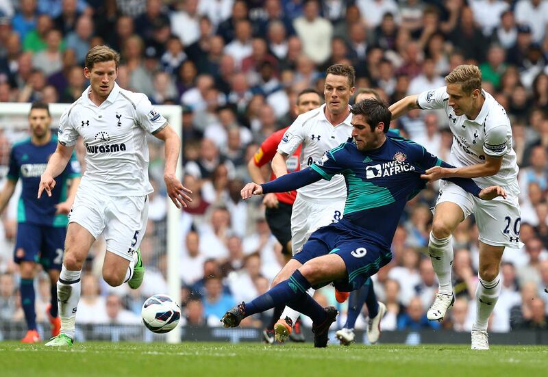 LONDON, ENGLAND - MAY 19:   Danny Graham of Sunderland battles with Michael Dawson of Tottenham during the Barclays Premier League match between Tottenham Hotspur and Sunderland at White Hart Lane on May 19, 2013 in London, England.  (Photo by Jan Kruger/Getty Images) *** Local Caption ***  169059473.jpg